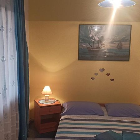 Apartmani Zute Račišće Kamer foto