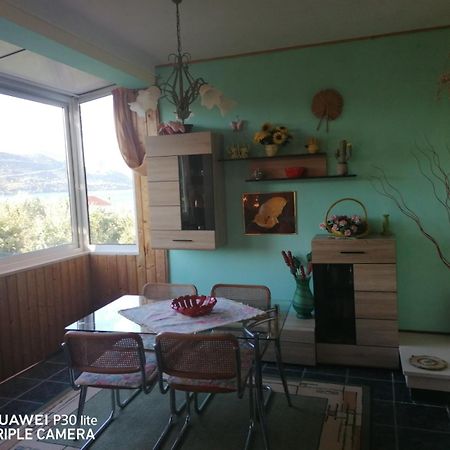 Apartmani Zute Račišće Kamer foto